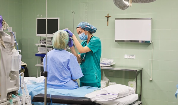 Dra. Para Serratosa - Especialista en Blefaroplastia